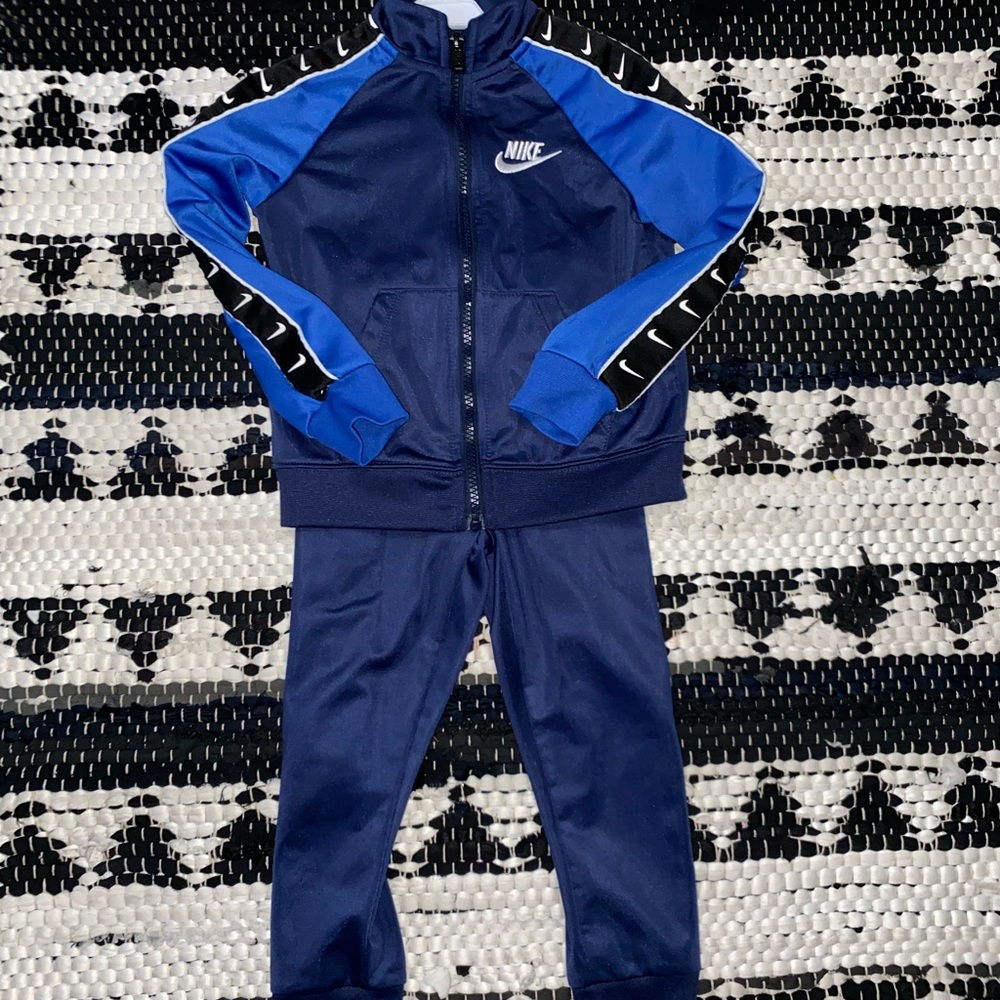 Nike boys’ tracksuit